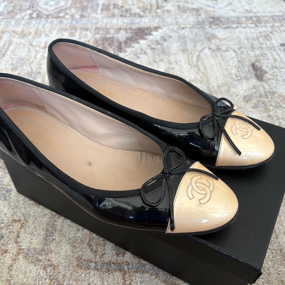 Two Tone Patent Chanel Ballet Flats 41 - Picture 1 of 5